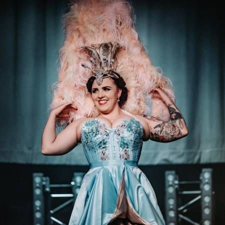 Burlesque, burleskiesiintyjä, Burleski show