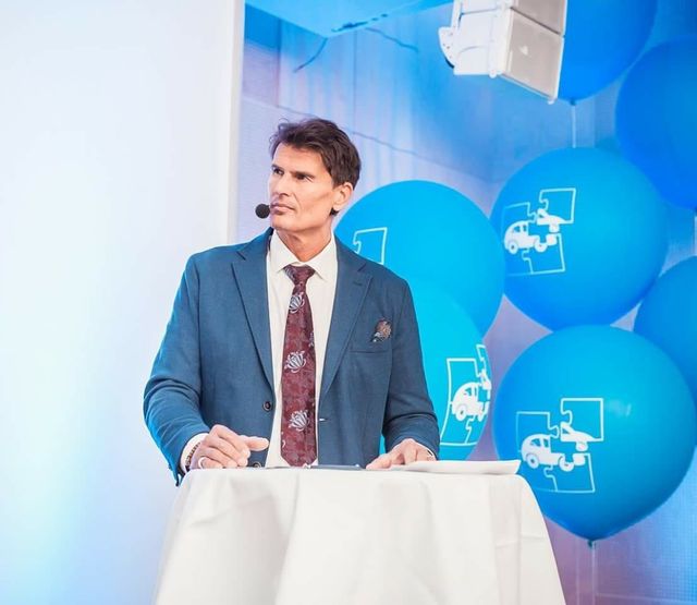 Oskari Palomäki, JUONTAJA, TUOTTAJA - MiminTalli Oy