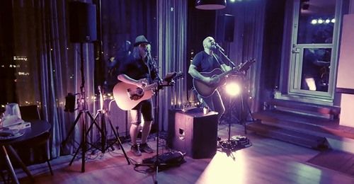 Jerkka Virtanen & Joni Valkeejärvi Acoustic Specials - huippuokan viihdyttäjä