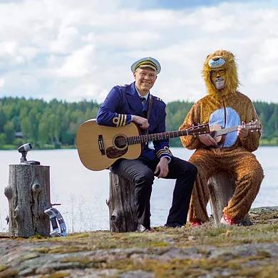 Roope Merileijona ja Jarno Merikapteeni lastenesitys